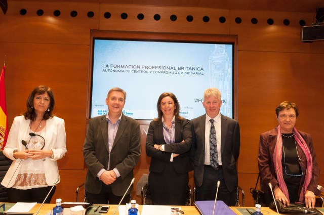 Ponentes primera mesa redonda